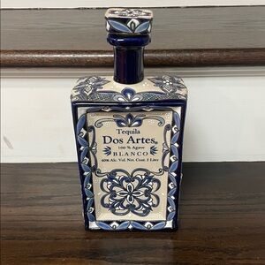 Blanco Tequila Ceramic Bottle – Blue and White